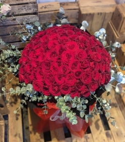 200 Red Roses